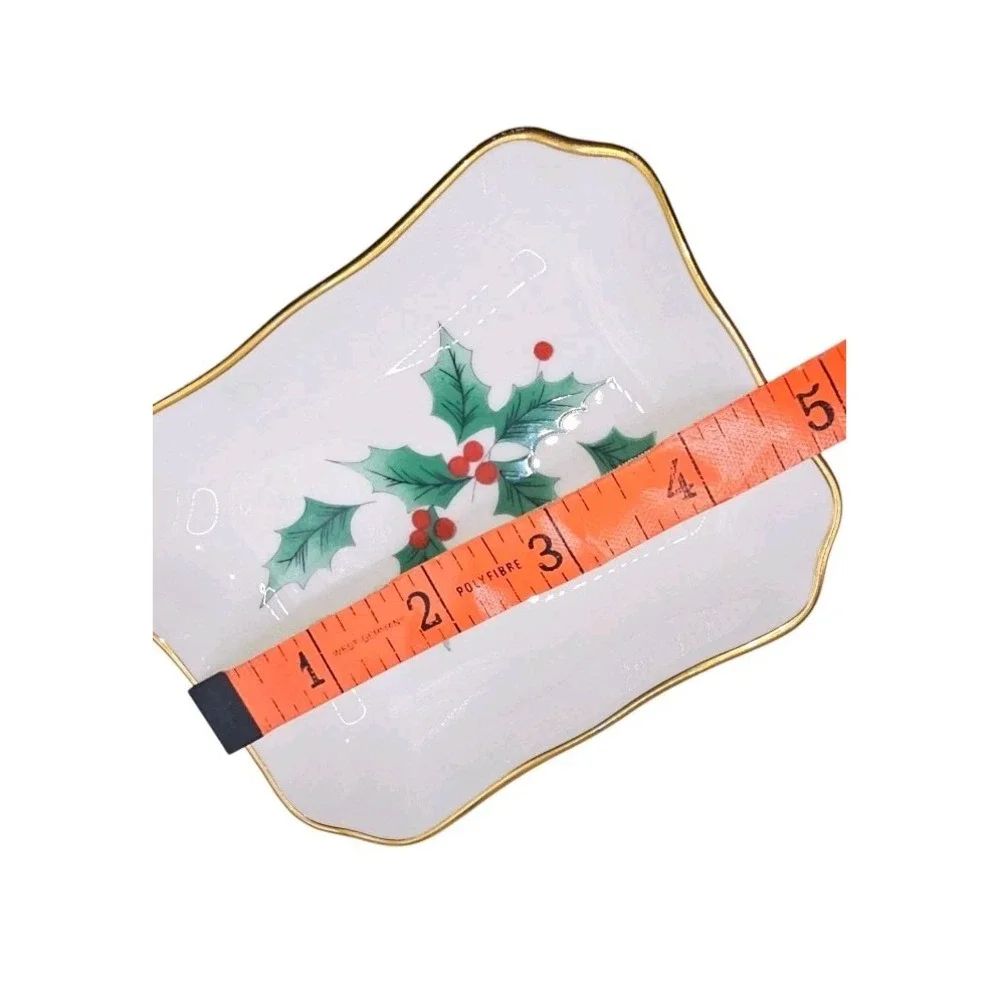 Mikasa Christmas Pattern Holly Ribbon Small Chelsea Serving‎ Tray 4.75